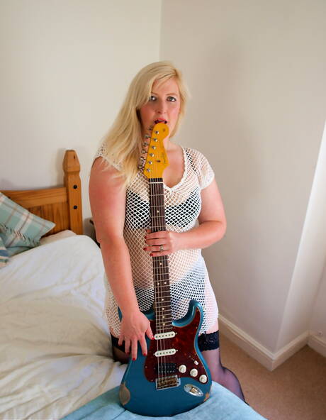 TAC Amateurs pleased to share with you xxx gallery with Samantha in jerking pussy porn