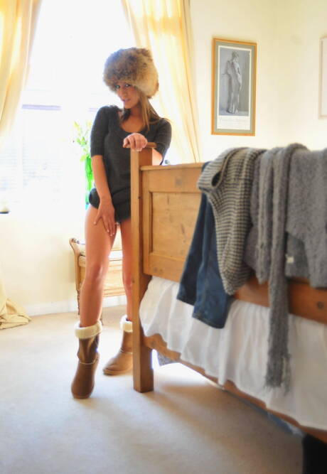 Girl Folio are proud to present you with xxx pics featuring Candice Collyer demonstrating sexy body